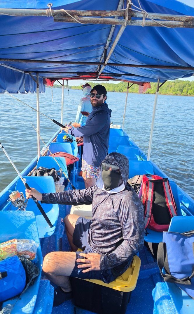 Aventura de pesca en la Bahía de Jiquilisco