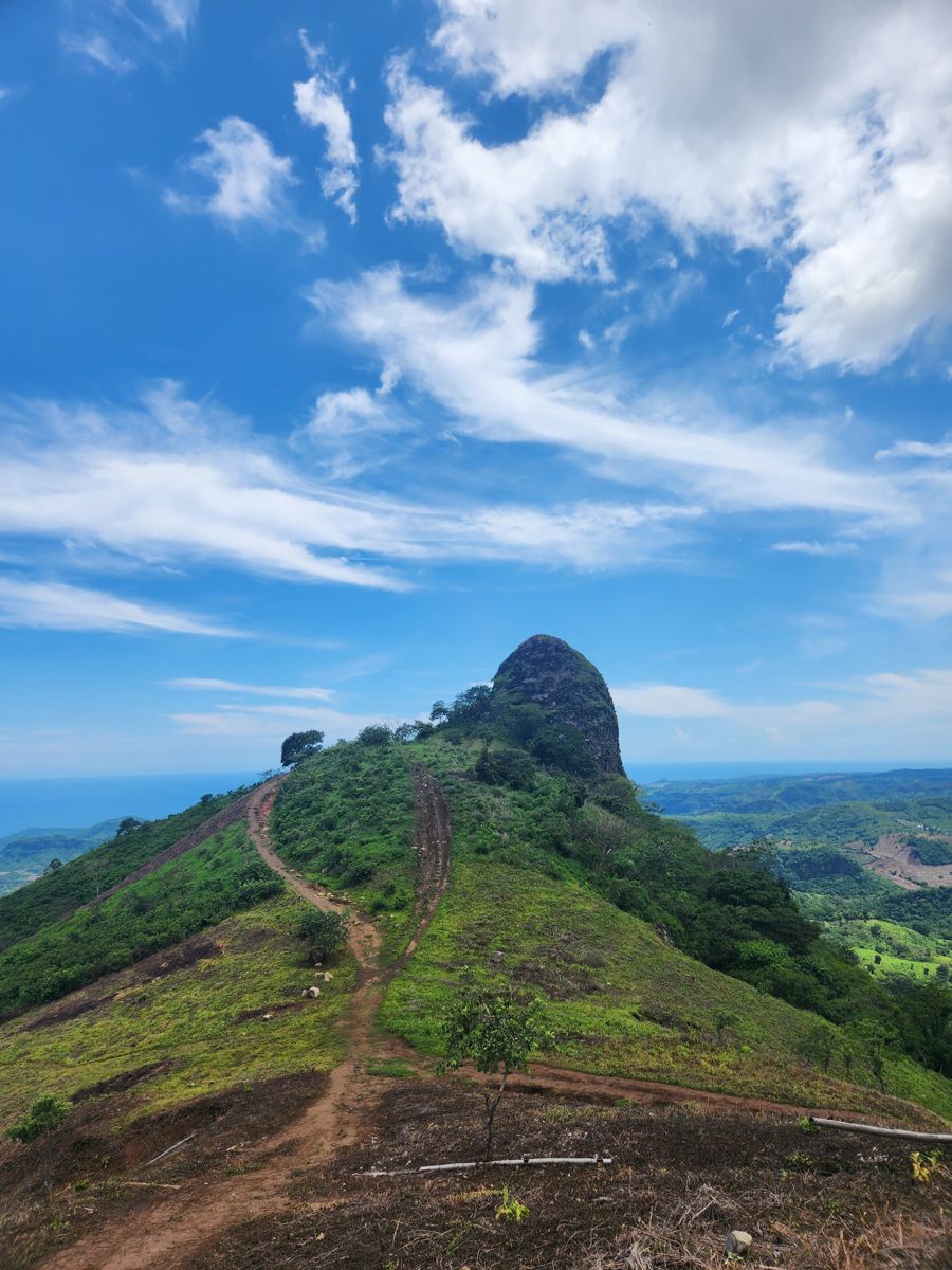 Peñón de Comasagua y El Zonte