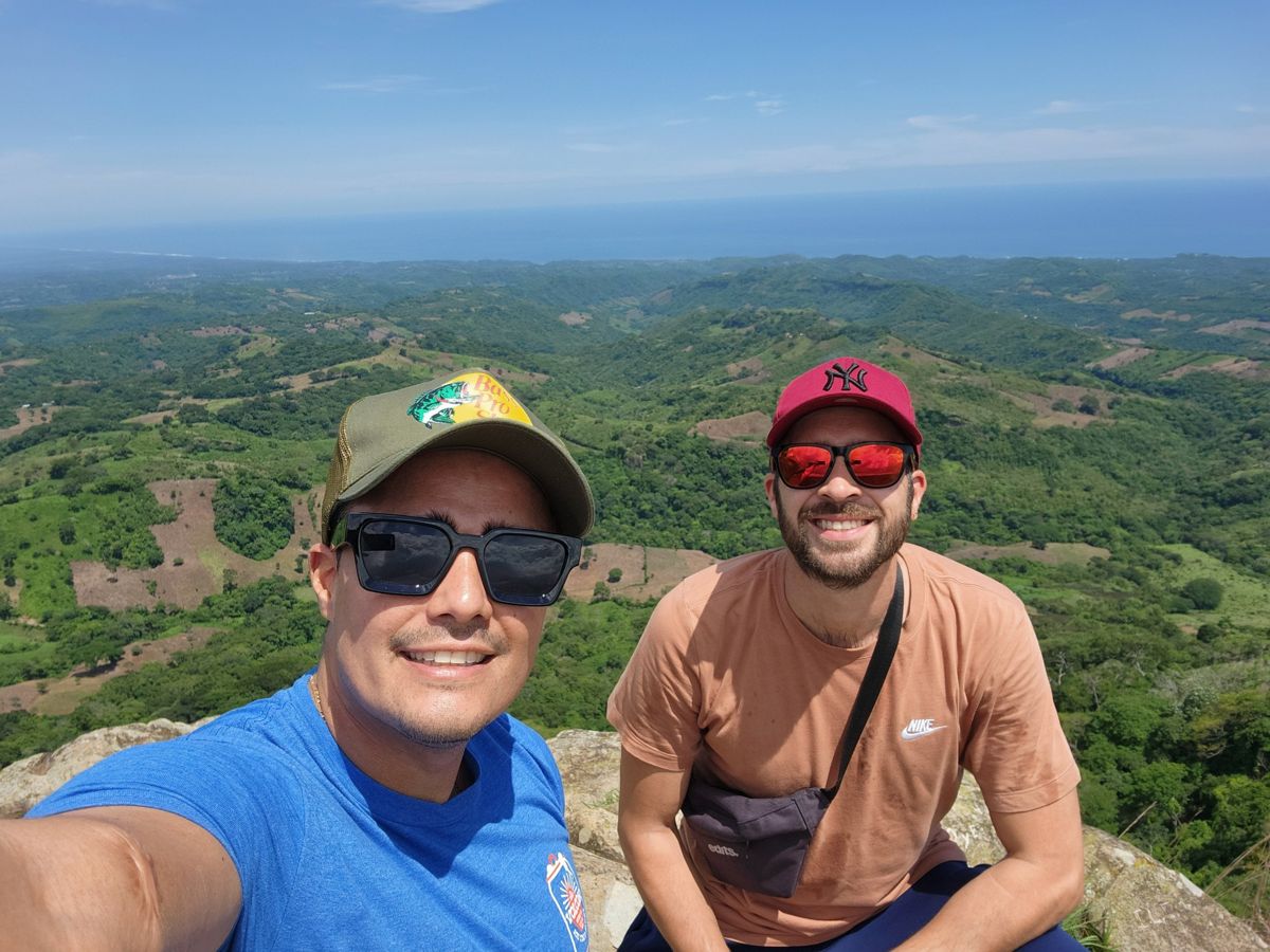 Peñón de Comasagua y El Zonte