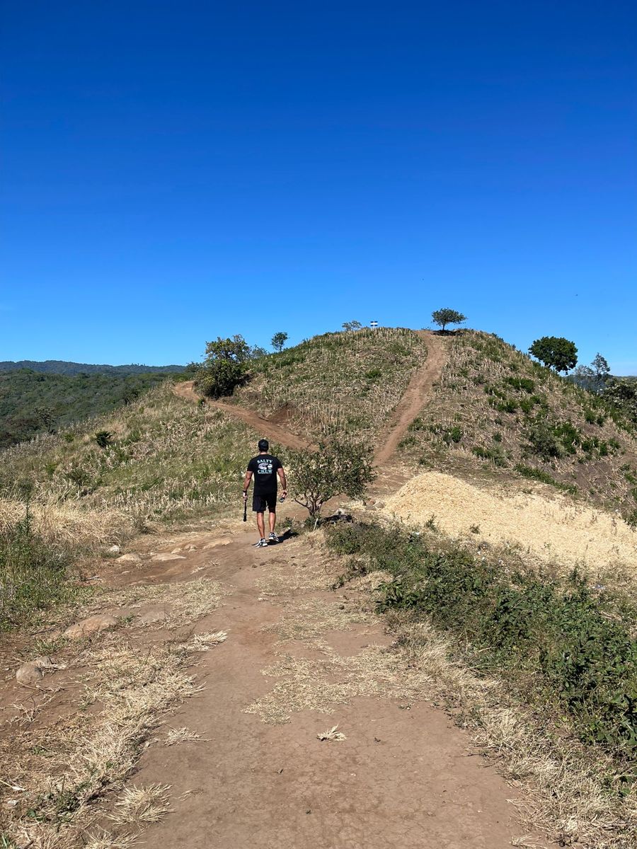 Peñón de Comasagua y El Zonte