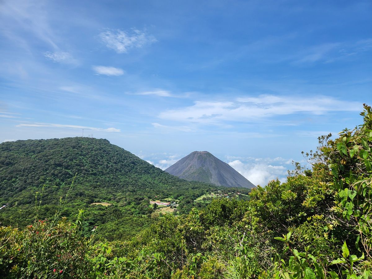 Volcán de Santa Ana y Lago de Coatepeque