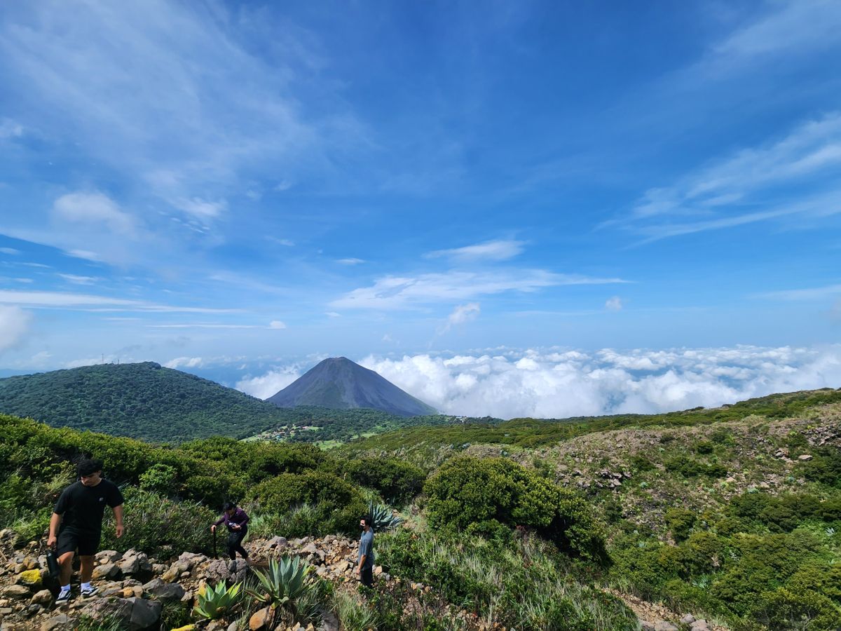 Volcán de Santa Ana y Lago de Coatepeque