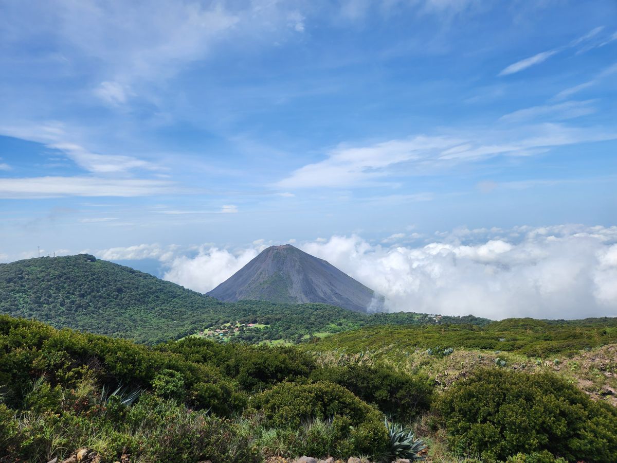 Volcán de Santa Ana y Lago de Coatepeque